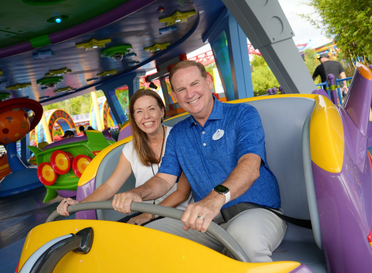 Alien Swirling Saucers Debuts New Lilypad Music Mix