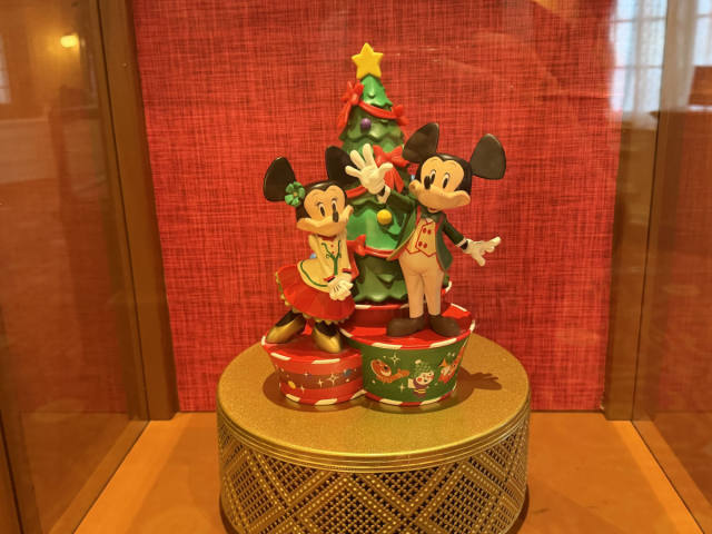 Christmas Parade Figure Arrives at Magic Kingdom