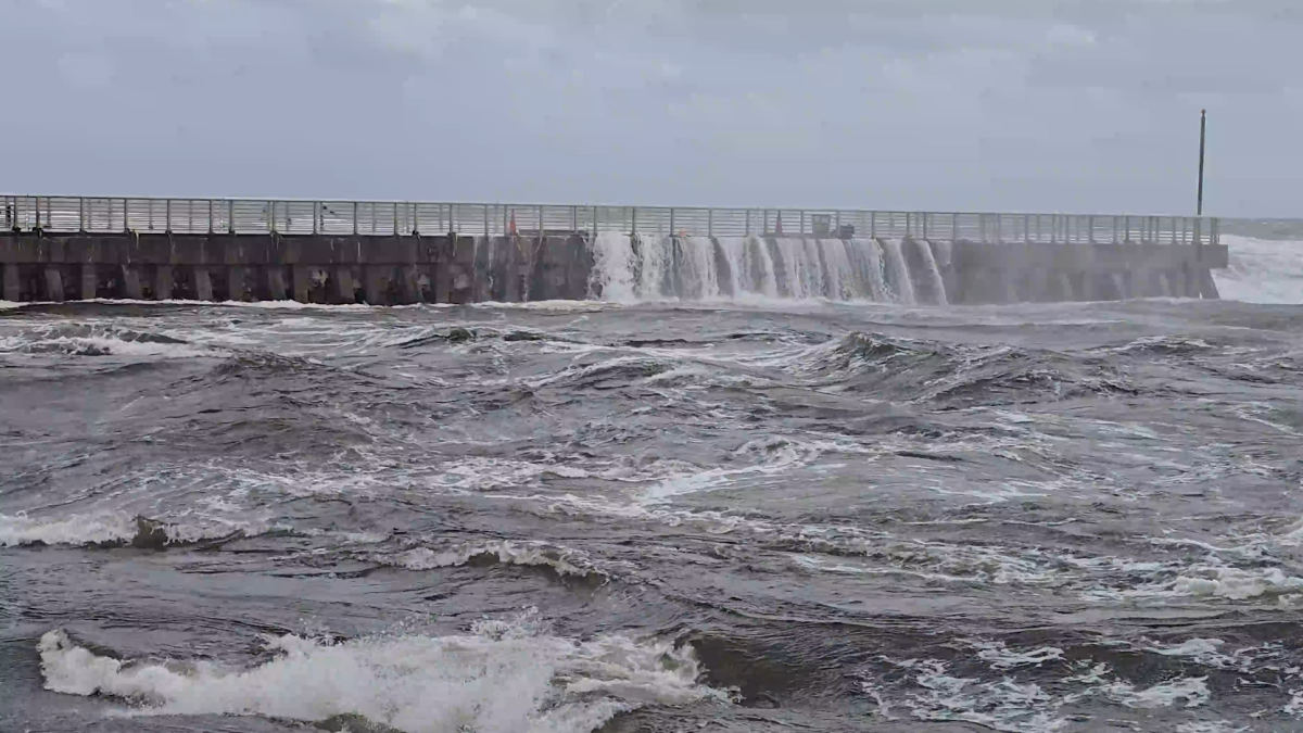 King Tides Bring Flooding and Closures to Boynton Beach