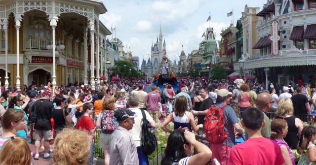 Sam’s Club Plans $30 Off Disney Gift Cards Before Black Friday