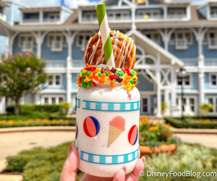 Beaches and Cream's New Cinnamon Roll Shake Is Pure Fall