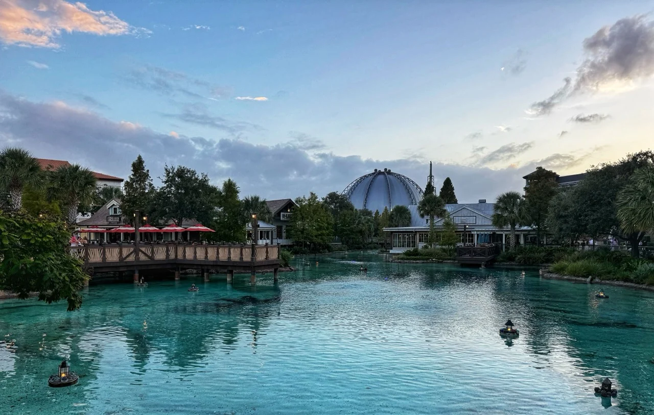 The Best Times of Day to Visit Disney Springs
