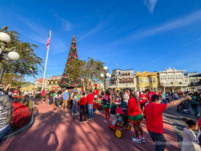 How to Pay as Little as $95/Day for Disney World Christmas Tickets