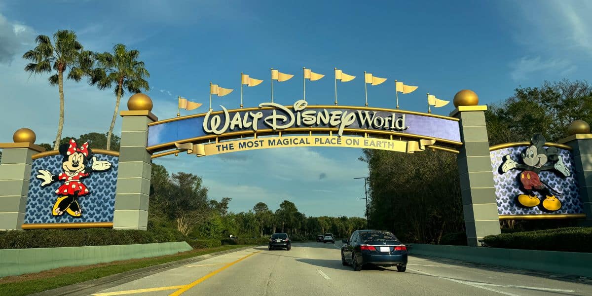 Disney World Flags Possible Transportation Delays to Disney Springs