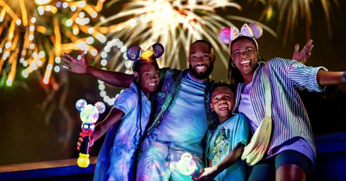 Disney World Overhauls Merchandise Shipping With New Bag-Based Pricing