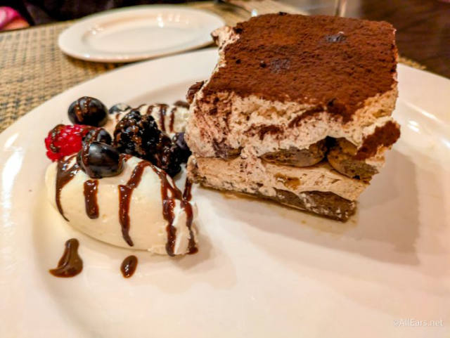 Disney World Dining Deals Support a Good Cause Right Now