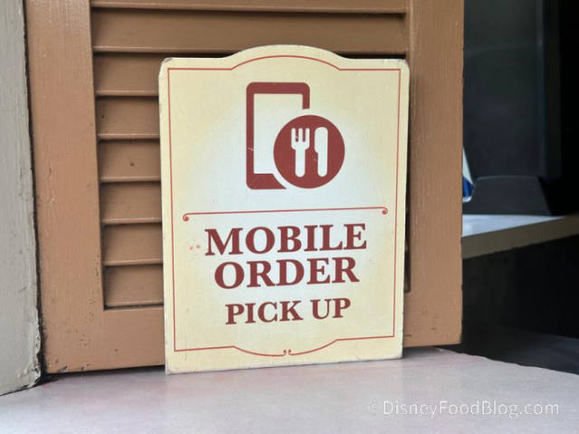 16 Disney World Spots That Still Skip Mobile Order