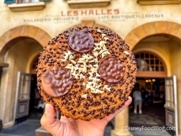 EPCOT's $13.95 'Cookie Pizza' at France Pavilion Is Worth Every Bite