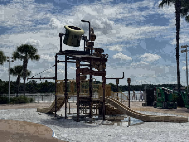 Grand Floridian Splash Pad Refurb: Mad Hatter Hat Reappears