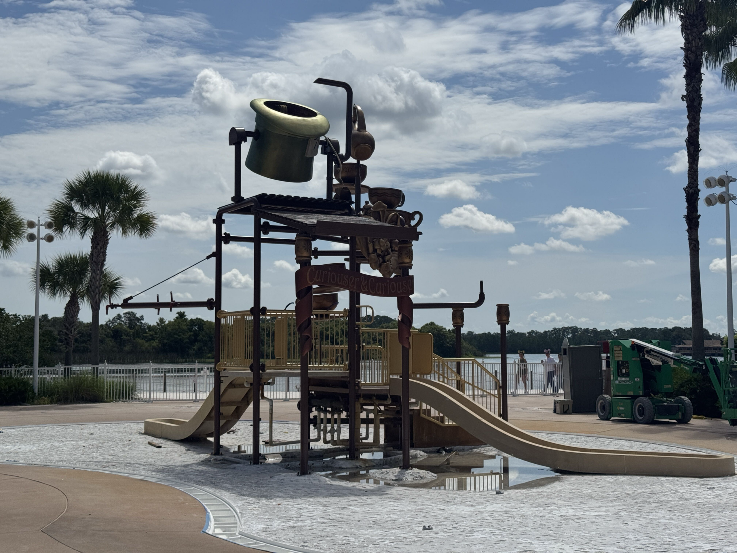 Grand Floridian Splash Pad Refurb: Mad Hatter Hat Reappears