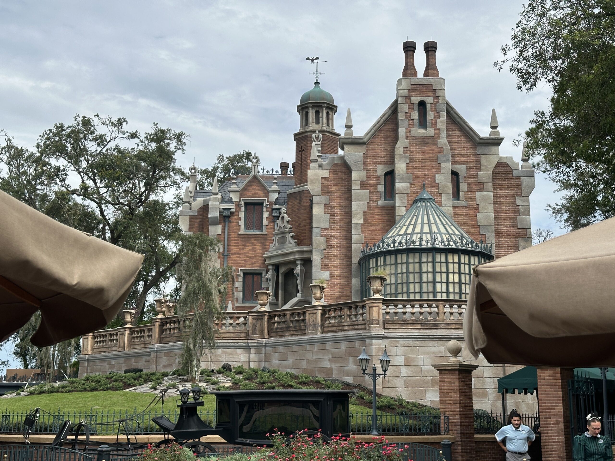 Haunted Mansion's Exterior Makeover Nearly Done at Magic Kingdom