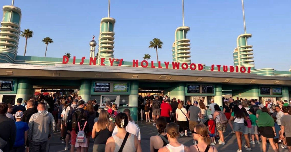 Hollywood Brown Derby's Outdoor Patio Gets a Stylish Upgrade