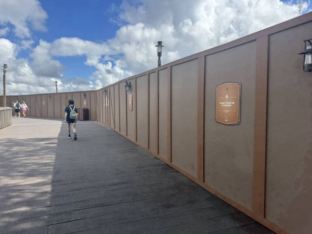 Frontierland Boardwalk Fully Walled Off for Piston Peak Work