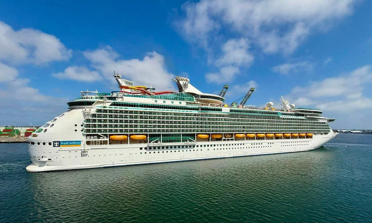 Navigator of the Seas Changes Course as Hurricane Polo Nears