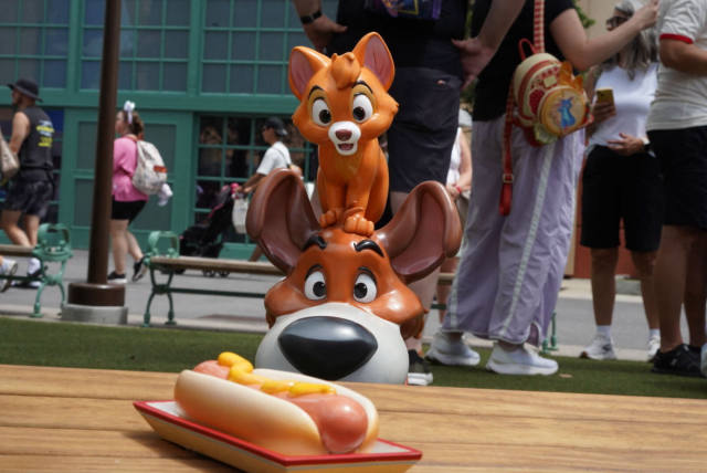 Oliver & Dodger Statues Pop Up at Hollywood Studios