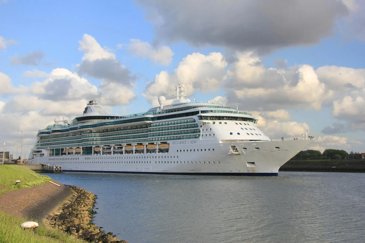 Diamond on Royal Caribbean? Here's When to Skip the Free WiFi