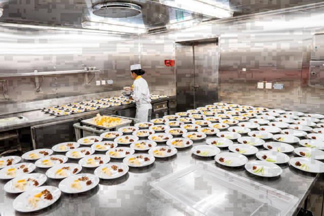 Royal Caribbean Cuts Fleet Food Waste by 52%