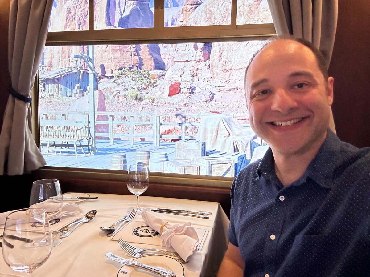 5 Smart Ways to Score Royal Caribbean Dining Reservations