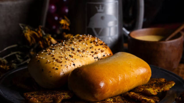 Six Ravens Spotlights Local Orlando Partners in Disney Springs Menu
