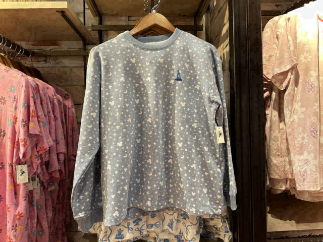 Sorcerer Mickey Lounge Set Arrives at Disney Springs