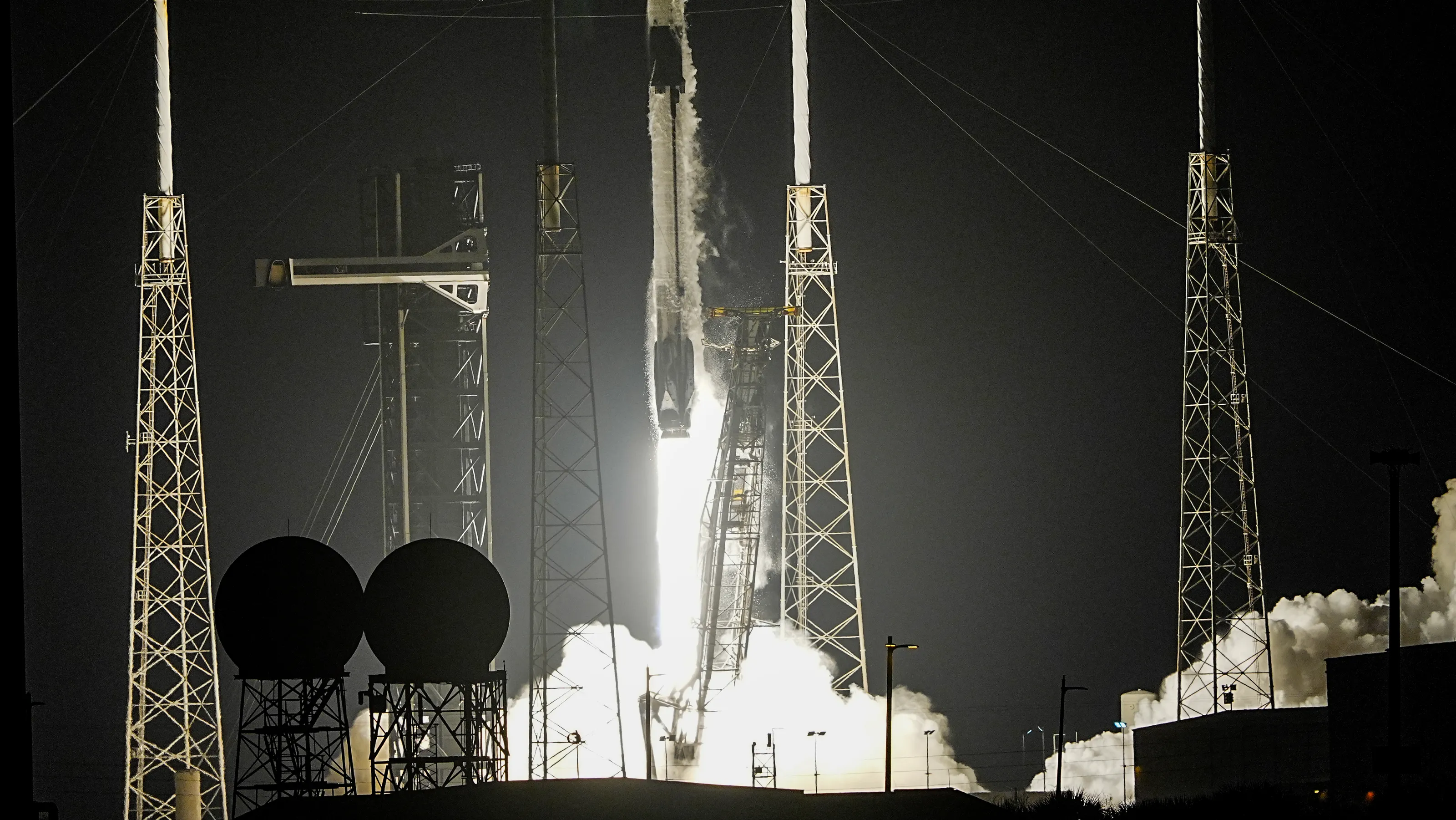 SpaceX Launches Classified NROL-95 Mission from Cape Canaveral