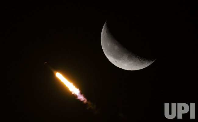 SpaceX Lights Up Pre-Dawn Sky Over Cape Canaveral