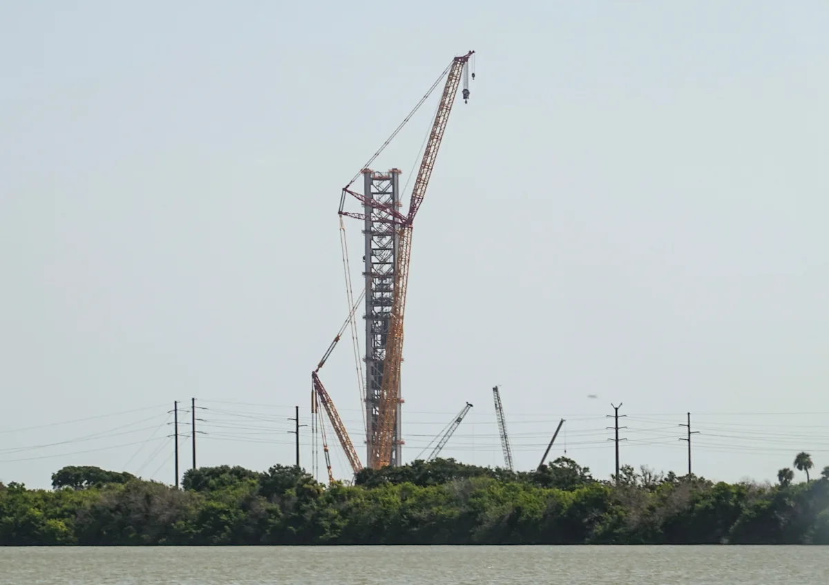 SpaceX Builds Toward Florida Starship Launch