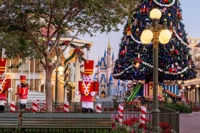 Disney World Extends Park Hours for Mid-November Dates