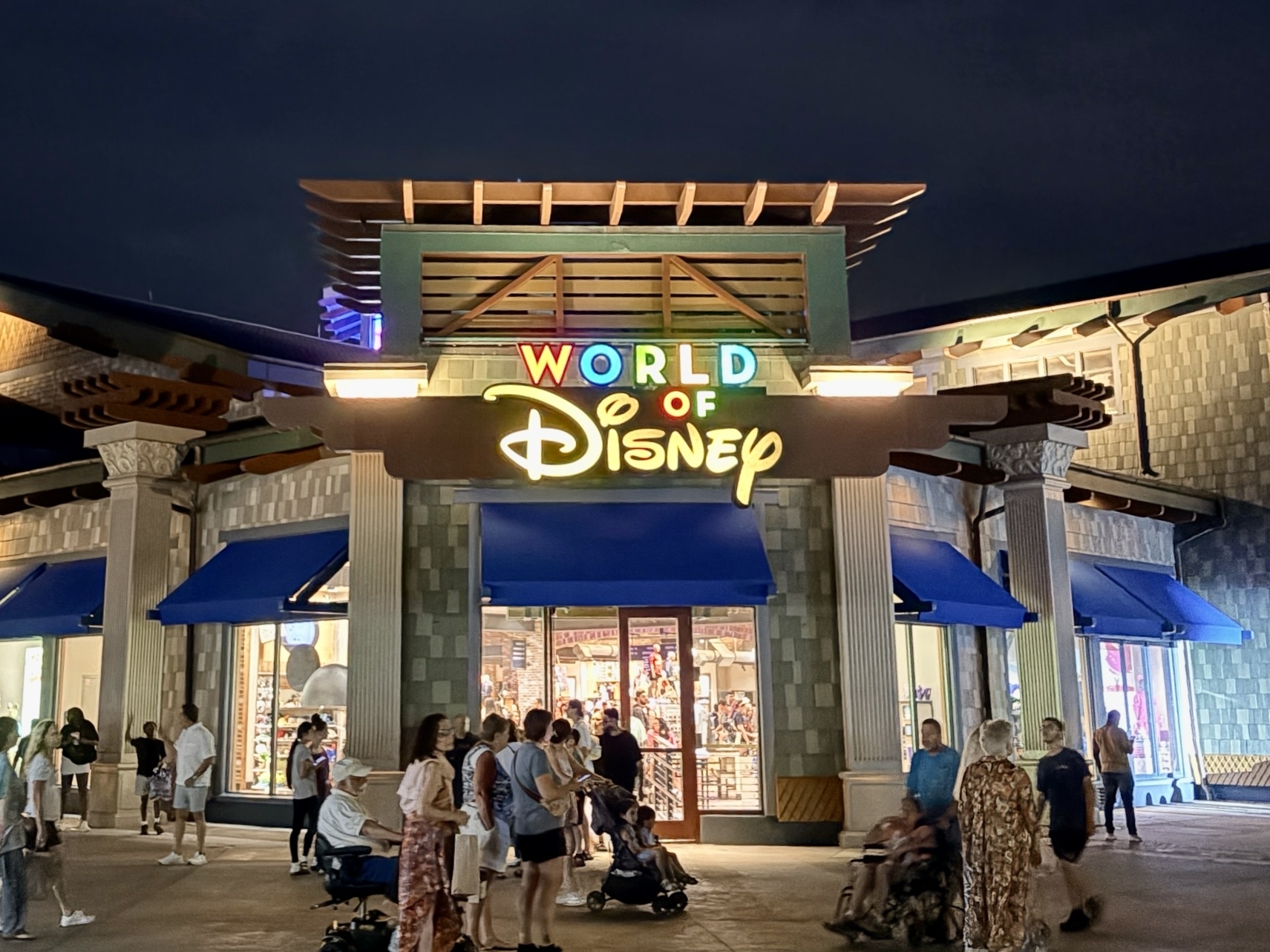 Stitch Statue Vanishes from World of Disney in Disney Springs